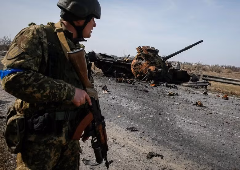 Xung đột giữa Nga và Ukraine hiện nay vẫn đang đi vào bế tắc, hai bên vẫn đang giao tranh ác liệt ở khu vực Kherson, Kharkov, Donetsk, Đảo Rắn, Odessa và Mariupol của Ukraine.