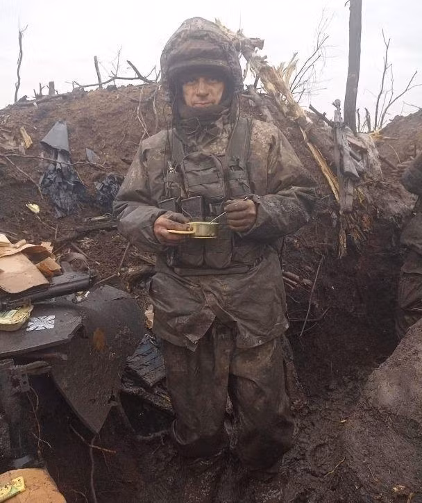 Mùa đông là vấn đề lớn nhất đối với Ukraine, và năm nay thậm chí còn hơn thế. Ukraine đã mất hầu hết các nhà máy điện và hầu hết các cơ sở năng lượng, làm thế nào để sống sót qua mùa đông lạnh giá nhất mà không có điện hoặc nhiên liệu là một vấn đề lớn. Ngay cả NATO cũng thừa nhận rằng mùa đông này sẽ là rất khó khăn đối với người dân và Quân đội Ukraine.