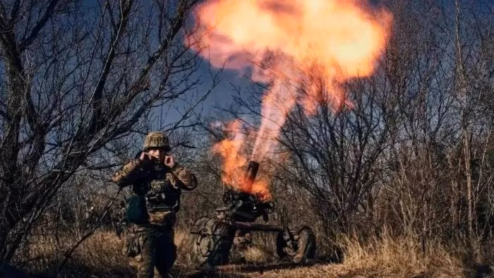 Với tình hình thực tế chiến trường hiện nay, không cho phép Quân đội Ukraine luân phiên và chuyển thêm lực lượng tới Bakhmut, điều này làm suy yếu khả năng phòng thủ thành phố. Trước đó, các nhà phân tích cho rằng, cuộc bao vây Bakhmut của Nga có thể bắt đầu vào cuối tháng này. 