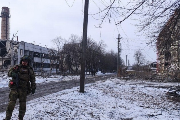 Hiện nay khu vực “vùng xám (vùng xảy ra tranh chấp hai bên và chưa thực sự thuộc về bên nào)” đang được mở rộng trong nội ô Bakhmut và quân đội Ukraine thực sự chỉ kiểm soát phần phía tây của thành phố; mặc dù vài tuần trước tình hình hoàn toàn khác. 