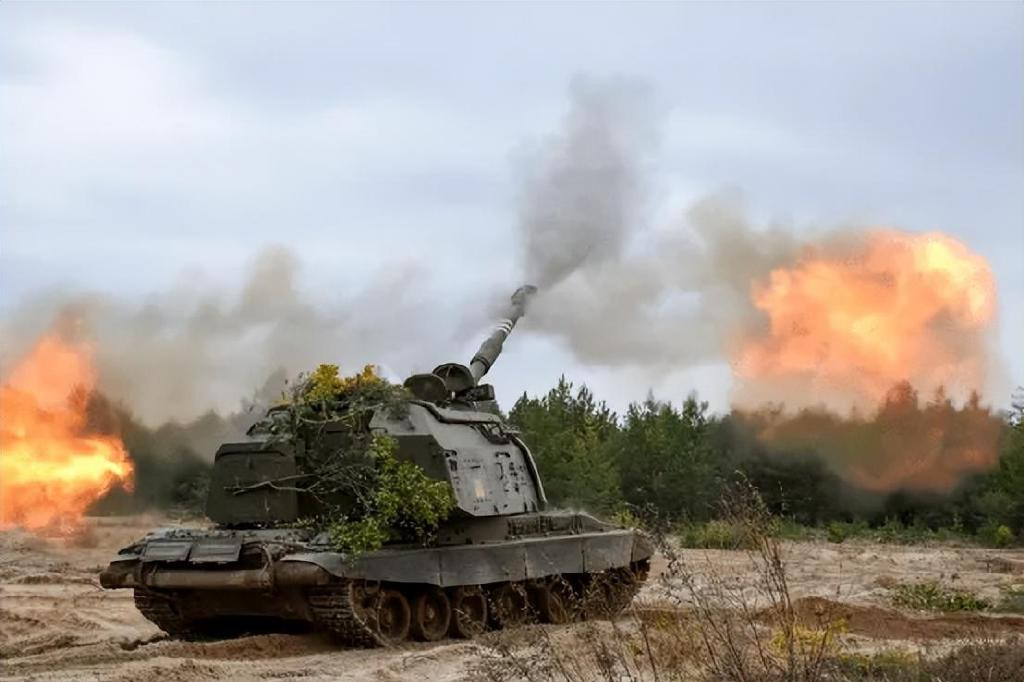 Trong những trận đấu pháo tại chiến trường Donbass, pháo binh Ukraine tiêu thụ 6.000 đến 7.000 viên đạn mỗi ngày và quân đội Nga tiêu thụ 40.000 đến 50.000 viên đạn mỗi ngày. Nhưng Quân đội Nga vẫn bảo đảm được, do họ được thụ hưởng số vũ khí khổng lồ từ thời Liên Xô.