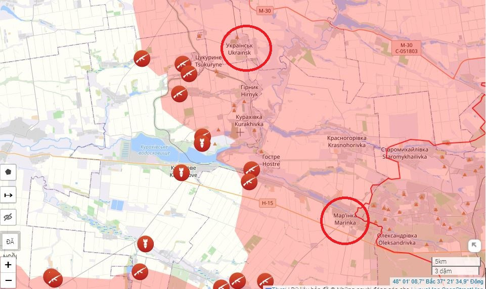 Theo chuyên gia Julian Röpke, nhà phân tích của tờ Bild của Đức, cuộc tấn công của Quân đội Nga vào Kurakhove, bắt đầu bằng một cuộc đột phá từ gần thị trấn Marinka, đến bờ hồ chứa Kurakovskoe và thiết lập quyền kiểm soát thành phố Ukrainsk ở phía bắc. Kết quả là Kurakhovka bị bao vây từ hai hướng, đẩy quân Ukraine vào thế chống đỡ.