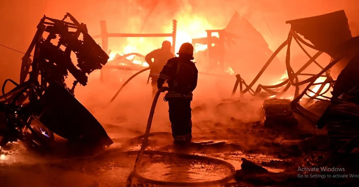 Trong vòng 40 phút, hàng chục xe tăng, xe bọc thép, bệ phóng tên lửa và pháo tự hành của Ukraine đã bị trúng đạn. Sau đó Quân đội Nga mở đợt tấn công thứ hai vào xưởng gia công kim loại của Nhà máy thép Zaporozhye gần đó.