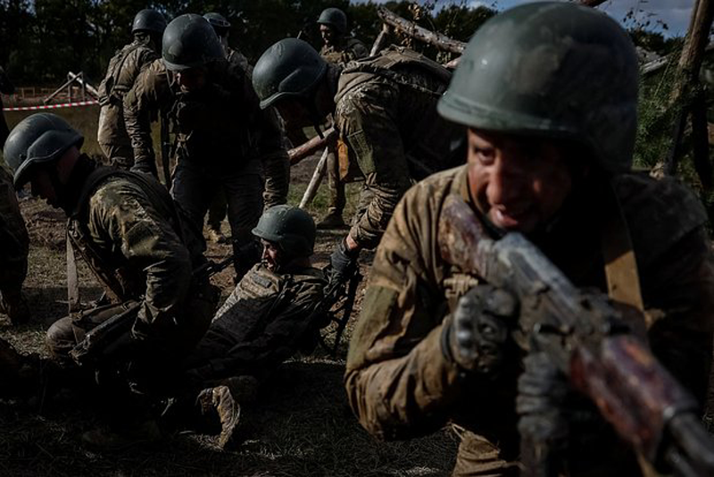 “Chaly” giải thích rằng, thông thường đường hành quân của quân Ukraine là có thể đoán trước được và quân Ukraine không có lựa chọn nào để trốn thoát, nên họ đã biết một số địa điểm mà quân Ukraine buộc phải vào ẩn nấp.
