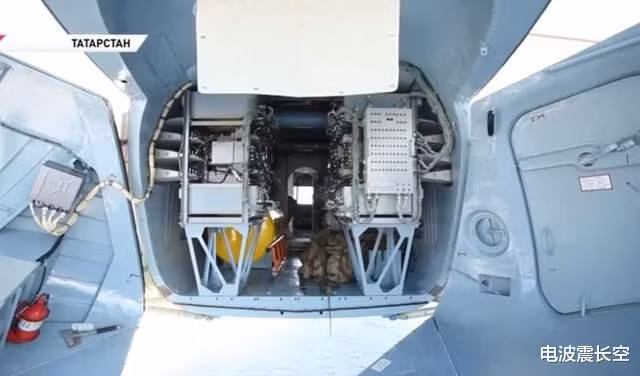 Hệ thống thu chặn tín hiệu AV dựa trên công nghệ DRFM, có thể nhận, lấy mẫu và lưu trữ tín hiệu radar điều khiển hỏa lực và radar sục sạo mục tiêu, được phát ra từ đầu phát của tên lửa phòng không đối phương theo thời gian thực.