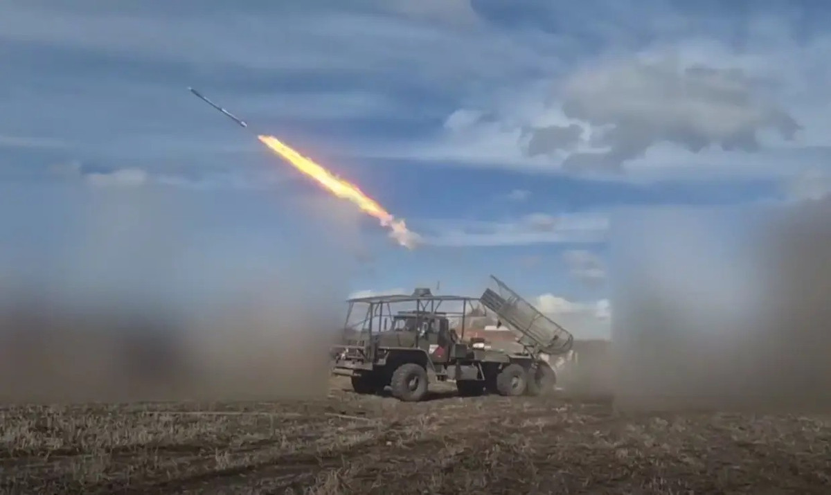 Tại khu vực Kursk, cuộc tấn công của quân đội Ukraine đã phải chịu một thất bại lớn. Theo tuyên bố của Bộ Quốc phòng Nga, cuộc tấn công của AFU vào khu vực Kursk đã vấp phải sự đáp trả mạnh mẽ từ RFAF.
