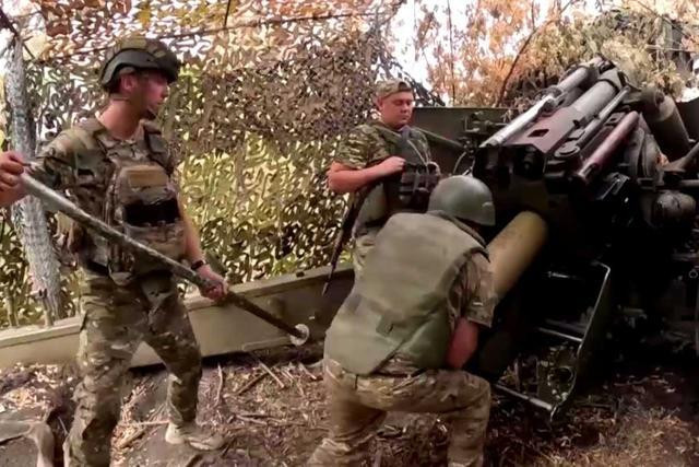 Sau khi bị tấn công bất ngờ, Quân đội Nga đã nhanh chóng ổn định tình hình mặt trận Kursk, tung lực lượng tinh nhuệ vào tham chiến. Từ ngày 10/9, quân Nga đã bắt đầu phản công vào bên sườn phía bắc. Khó khăn nhất với quân Ukraine hiện nay ở khu vực Kursk đó là chiến trường lạ, chiến đấu ngoài công sự kiên cố, trong khi hỏa lực của quân Nga tấn công liên tục. 