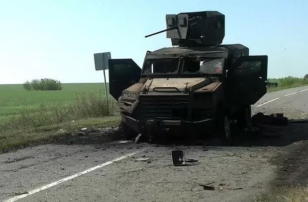 Tuy nhiên, nếu Tổng thống Zelensky không rút khỏi Kursk, ông sẽ phải đối mặt với các cuộc tấn công dữ dội của Quân đội Nga mỗi ngày và quân Ukraine tiếp tục tiêu hao. Con số hơn 15.600 quân Ukraine đã bị tiêu diệt ở Kursk có thể là con số phóng đại, nhưng mục tiêu chủ yếu của chiến dịch Kursk của Ukraine rõ ràng là không đạt được. Nếu Ukraine không rút lui, kết quả cuối cùng sẽ là thiệt hại rất lớn. Tổng thống Zelensky thực sự quá khó để lựa chọn. (Nguồn ảnh: Topwar, Ukrinform, RT).