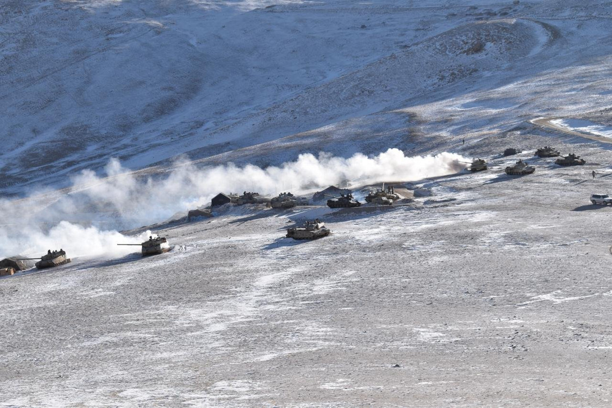 Cây bình luận quân sự Manan Bhatt cho rằng: “Vòng đàm phán cấp quân sự lần thứ 13 tại Moldo đã cho thấy sức mạnh ngoại giao của Quân đội Ấn Độ. Trò chơi đổ lỗi quen thuộc của Trung Quốc và sự thất bại là điều hiển nhiên… Quân đội Ấn Độ với tư cách là lực lượng duy nhất hiện nay, có thể ngăn chặn Trung Quốc”.