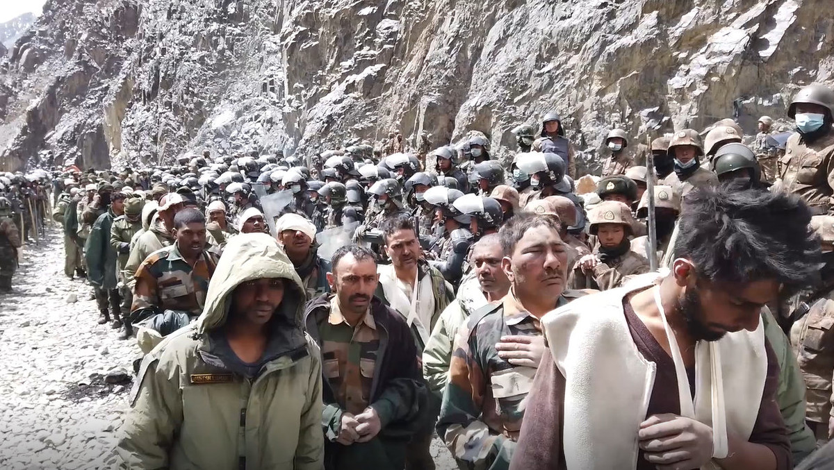 Để trả đũa Ấn Độ đã “tung tin thất thiệt” trên, Hoàn Cầu đã đăng bức ảnh gọi là “Sự sỉ nhục tại Tawang”, trong đó đăng hình một số bức ảnh về những người đàn ông Ấn Độ bị thương, đang bị binh lính Trung Quốc bao vây; đây có thể là từ sự cố Galwan năm trước.