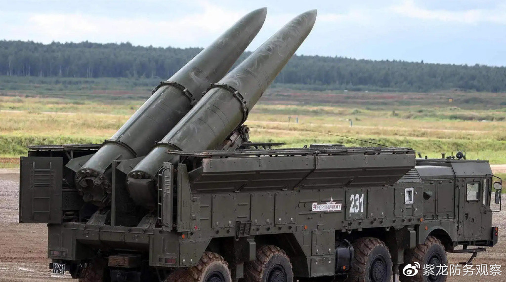 Với tên lửa mới Iskander-M, năng lực tấn công của quân đội Nga sẽ được cải thiện đáng kể, một xe phóng có thể bắn trúng 2 mục tiêu trong vòng 60 giây, xem ra Ukraine sẽ gặp nguy hiểm. Vậy sức mạnh của tên lửa Iskander M của Nga mạnh đến đâu? 