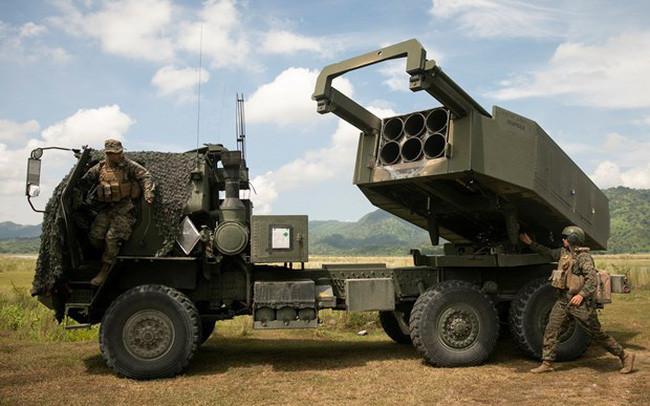 Theo Bộ Quốc phòng Mỹ, hợp đồng sản xuất trọn gói nhằm đáp ứng “nhu cầu cấp thiết” để hỗ trợ Quân đội Mỹ và các đồng minh quốc tế. Thông báo không đề cập đến số lượng bệ phóng HIMARS sẽ được sản xuất.