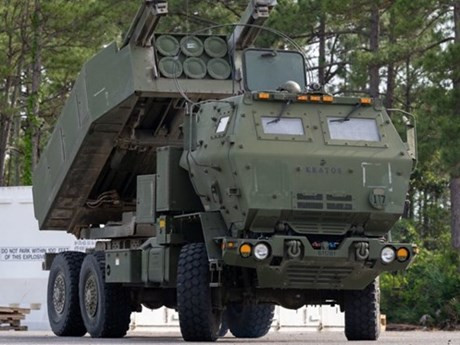 Bộ Quốc phòng Mỹ cũng chưa tiết lộ đồng minh nước ngoài nào sẽ nhận được hệ thống HIMARS mới. Công việc sản xuất sẽ được thực hiện ở các bang Alabama, Arkansas, Florida, Texas và các tiểu bang khác trên khắp nước Mỹ. 