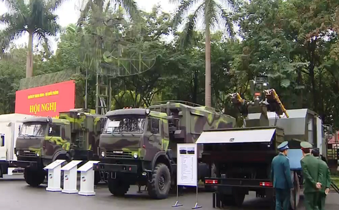 Nhìn bảng thông số kỹ – chiến thuật về những loại radar Việt Nam được giới thiệu trong các cuộc triển lãm khiến ta bất ngờ bởi lẽ chúng không hề thua kém sản phẩm từ những cường quốc về công nghệ quân sự. Ngoài việc ứng dụng những tinh hoa công nghệ mới nhất, những chuyên gia Việt Nam còn chú trọng đặc biệt vào tính tiện dụng và thẩm mỹ cao.