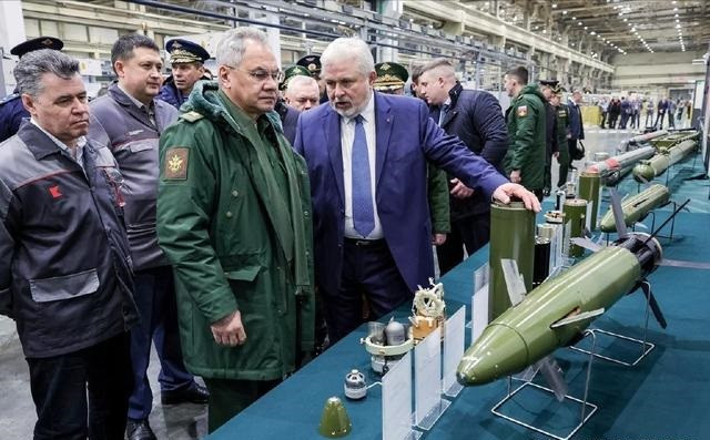 Lữ đoàn 28 Ukraine đối đầu với vệ binh Chechnya tại Bakhmut - Hình 9 Lu doan 28 Ukraine doi dau voi ve binh Chechnya tai Bakhmut-Hinh-9