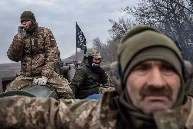 Lu doan 28 Ukraine doi dau voi ve binh Chechnya tai Bakhmut-Hinh-7