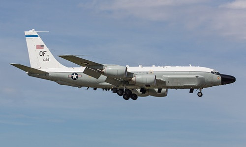 Cách đây một tuần, một chiếc máy bay trinh sát RC-135W của Không quân Mỹ đã được nhìn thấy trên Donbass và tiến hành bay dọc theo đường giới tuyến; sự xuất hiện của chiếc RC-135W làm nhiều người suy đoán, có thể sắp có cuộc tiến công vào lãnh thổ Donetsk và Lugansk tự xưng.