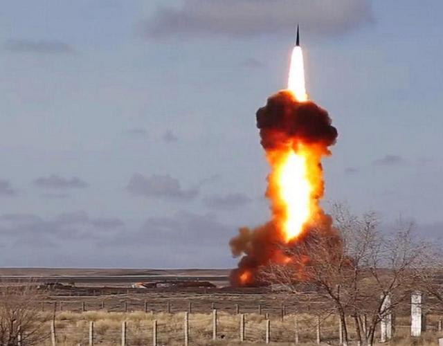 Phan cong cua Ukraine khong the dot pha, ten lua Nga cho san-Hinh-2