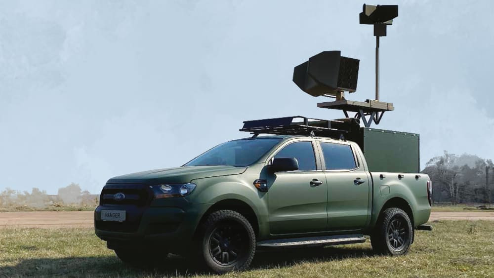 Ít giờ trước, hoạt động của hệ thống tác chiến điện tử Bukovel-AD của Tiểu đoàn tác chiến điện tử số 20, thuộc lực lượng tác chiến liên hợp Miền Đông của Quân đội Ukraine, nhằm vô hiệu hóa tín hiệu điều khiển UAV, đã bị lực lượng trinh sát của dân quân LPR, phát hiện tại khu dân cư Nizhnyaya Olkhovaya. 