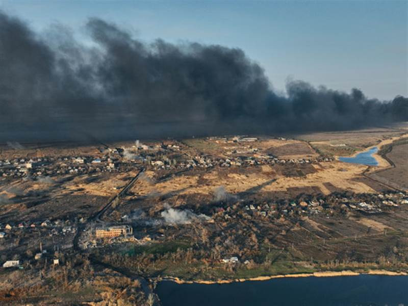 Trung tá Bogdan Krotvich, Tham mưu trưởng Lữ đoàn xung kích Azov số 3, cho rằng kế hoạch tác chiến của Bộ Tổng tham mưu Ukraine đã sai lầm và trực tiếp ném Lữ đoàn Azov số 3 vào vòng vây của quân Nga.