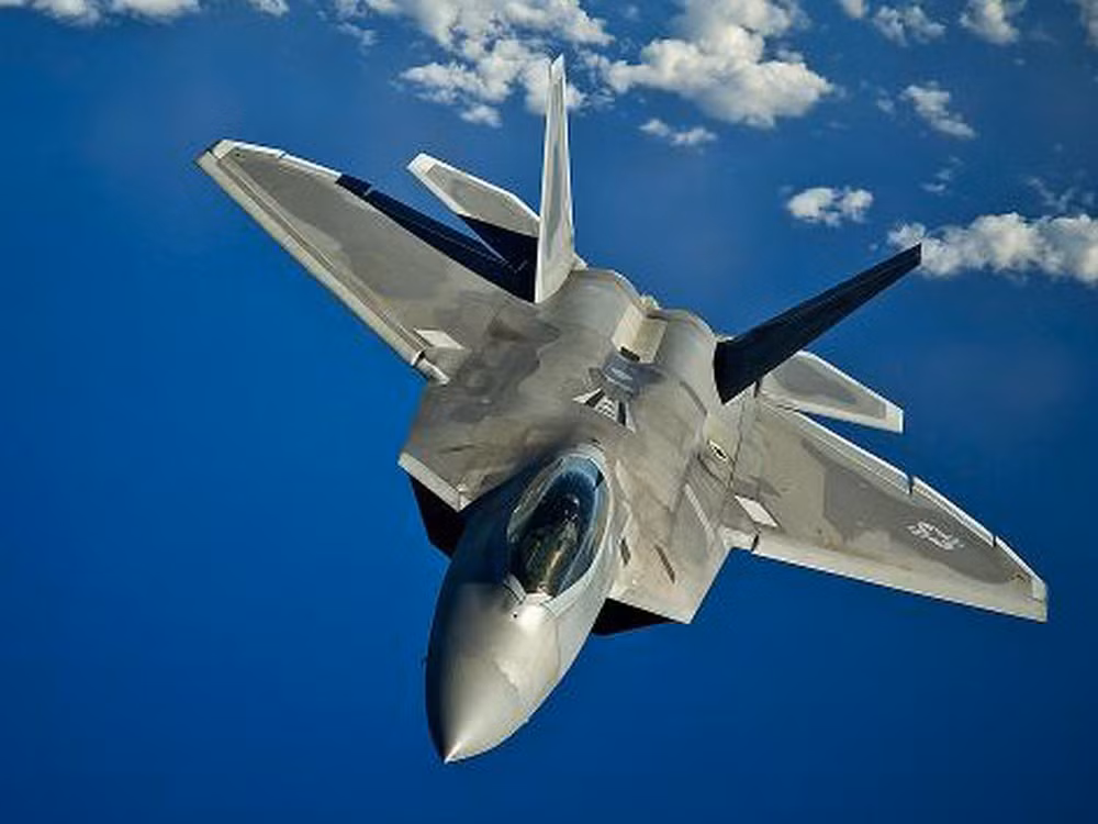 Điều này là dấu hiệu cho thấy, chương trình F-22 không thể cung cấp sự thay thế khả thi cho F-15, vì trong khi F-22 ban đầu, được thiết kế để dễ bảo trì, nâng cấp và vận hành hơn so với F-15; nhưng nó đã không đạt được điều này.