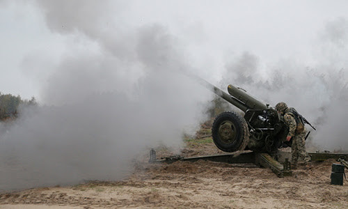Làng Novaya Maryevka cũng bị lực lượng vũ trang Ukraine nã pháo vào các ngày 26/10 và 1/11. Và đến ngày 31/10, làng Novaya Maryevka đã bị mất điện hoàn toàn, do trạm biến áp bị hư hỏng do pháo kích. Thường từ lúc 3 giờ đến 7 giờ sáng, súng máy của quân đội Ukraine bắn vào Zaitsevo ở ngoại ô Gorlovka.