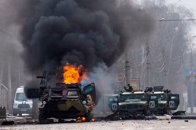 Đáng chú ý là trong những ngày đầu tiên của chiến dịch quân tại Ukraine, Quân đội Nga không có tổn thất đáng kể nào về nhân lực. Điều này không loại trừ khả năng số lượng lớn người chết và bị thương như vậy, là kết quả của các cuộc đụng độ chỉ trong vài ngày qua.