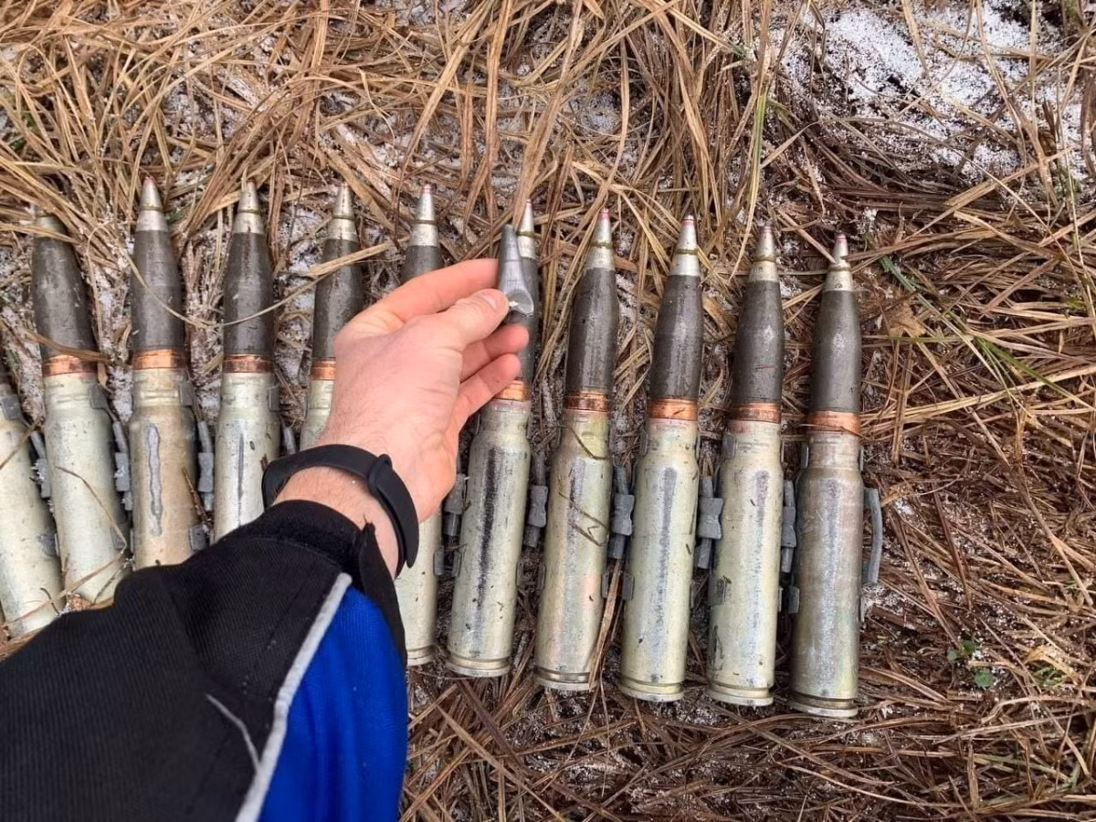 Hiện số phận của phi hành đoàn của chiếc trực thăng trên vẫn chưa rõ ràng, khi không có phi công nào trong buồng lái. Tuy nhiên chiếc trực thăng vẫn còn đầy đủ đạn dược. 