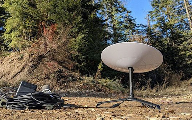 Vì vậy, việc Musk cắt đứt “quan hệ ngoại giao” với Quân đội Ukraine, chắc chắn không phải là sự “thức tỉnh đột ngột”. Có thể có hai lý do: Thứ nhất, Ukraine nợ quá nhiều tiền bản quyền, và Musk không muốn tiếp tục cung cấp dịch vụ của mình như một "tổ chức từ thiện".