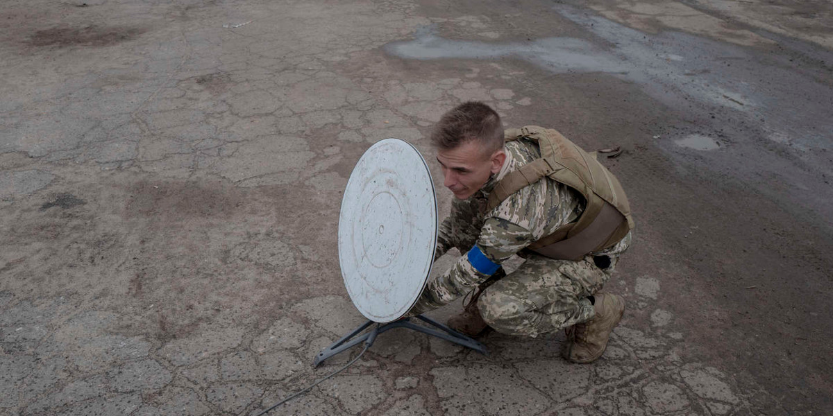 Có thể nói, hệ thống "Angelica" là kẻ thù “không đội trời chung” của "Starlink". Một số nhà phân tích còn cho rằng, nếu "công nghệ định vị" do Nga phát triển có thể phát huy tác dụng trên chiến trường, thì lợi thế của Quân đội Ukraine trong lĩnh vực thông tin liên lạc sẽ không kéo dài trong vài ngày. 