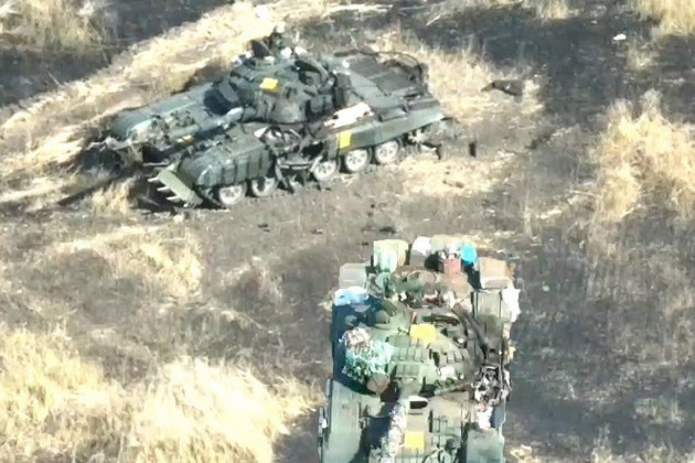 Theo quan điểm chiến thuật của quân đội Ukraine, họ vẫn áp dụng các đường vòng xen kẽ, đi vòng ra phía sau quân Nga, cắt đứt đường tiếp tế của quân đội Nga.