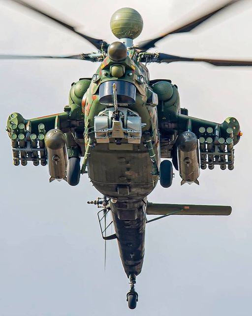 Ngược lại, hệ thống tên lửa Ataka, được thiết kế đặc biệt để tiêu diệt các phương tiện bọc thép trên mặt đất và các công trình tương tự, có tầm bắn tối đa 6 km và có số lượng nhiều hơn.