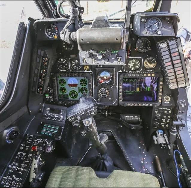 Hệ thống điều khiển vũ khí trên trực thăng MI-28 có thể sử dụng cả điều khiển thủ công và tự động, giúp phi công điều khiển vũ khí tiêu diệt chính xác về phía mục tiêu. Hơn nữa, trực thăng còn được trang bị hệ thống chiếu sáng mục tiêu, một tính năng giúp nâng cao khả năng sử dụng vũ khí chính xác của phi công.