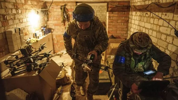 Về phía Quân đội Ukraine, sau khi bất ngờ để Nga tiến công và phải lùi sâu, chịu mất lãnh thổ, Bộ Tổng tham mưu Quân đội Ukraine đã khẩn cấp tăng viện cho mặt trận Kharkov 7 lữ đoàn; trong đó có nhiều lữ đoàn quân chính quy; góp phần chặn đứng đà tiến công nhanh của Quân đội Nga. 