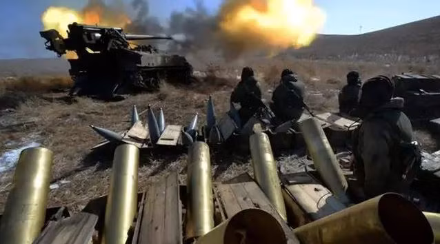 Trên hướng tiến công chủ yếu thứ hai tại Liptsy, quân Nga cũng đạt được những thắng lợi đáng kể. Pháo binh tầm xa, bao gồm cả pháo binh chiến dịch và pháo phản lực phóng loạt, đang tích cực bắn phá vào các tuyến tiếp tế hậu cần cho quân Ukraine ở Kharkov, làm khó khăn cho việc củng cố trận địa của Ukraine.