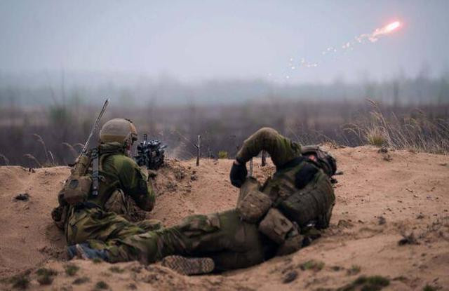 Lực lượng Wagner đang dần cải thiện vị trí của họ gần ga xe lửa Klescheevka ở phía bắc của thành phố Bakhmut; trên hướng nam, lực lượng Wagner đã tiến vào vùng ngoại ô phía đông nam thành phố Bakhmut từ lâu, giành quyền kiểm soát các nhà máy sản xuất rượu sâm-panh và SINIAT. 