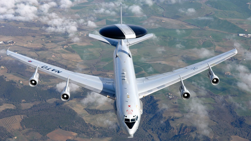 Hiện tại chiến trường Bakhmut, quân Nga không chỉ phải đối đầu với Quân đội Ukraine mà còn cả với các lực lượng lính đánh thuê và các lực lượng tình báo kỹ thuật của NATO, cụ thể là 50 vệ tinh các loại đang theo dõi sát sao khu vực chiến tuyến và trên không phận Ba Lan và Romania, 12 máy bay cảnh báo sớm trên không (AWACS), liên tục cung cấp thông tin tình báo theo thời gian thực cho Quân đội Ukraine tác chiến. 