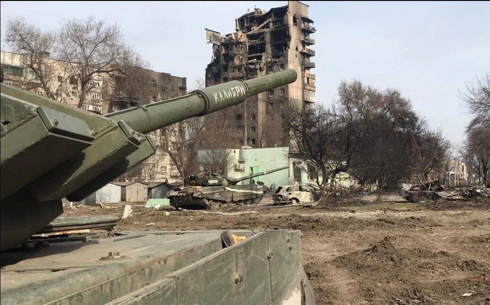 Chiến thuật “đánh chắc, tiến chắc” này của quân Nga, tỏ ra rất hiệu quả, đặc biệt là quân Nga chiếm ưu thế hoàn toàn trên không, nên tước đi yếu tố bất ngờ của quân phòng thủ Ukraine, vốn dựa vào các tòa nhà cao tầng và với vũ khí bộ binh cầm tay là chính.