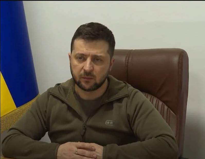 Trong một diễn biến liên quan, hãng tin Interfax-Ukraine dẫn tuyên bố của Tổng thống Ukraine Volodymyr Zelensky cho biết, ông đã đề xuất với lực lượng phòng thủ Mariupol, về việc rời thành phố để “bảo toàn lực lượng”.