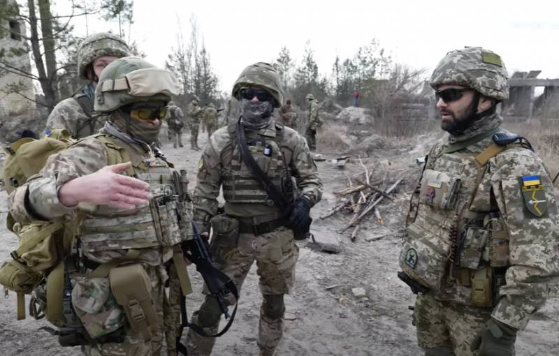 Ngoài thông tin nói trên, Bộ Quốc phòng Anh cũng cho rằng, "Nga không có thay đổi đáng kể nào trong việc bố trí lực lượng"; đồng thời nhấn mạnh, phía Nga "đang thiếu hụt hậu cần, thiếu động lực và tinh thần chiến đấu", còn người Ukraine thì "chiến đấu tích cực"?