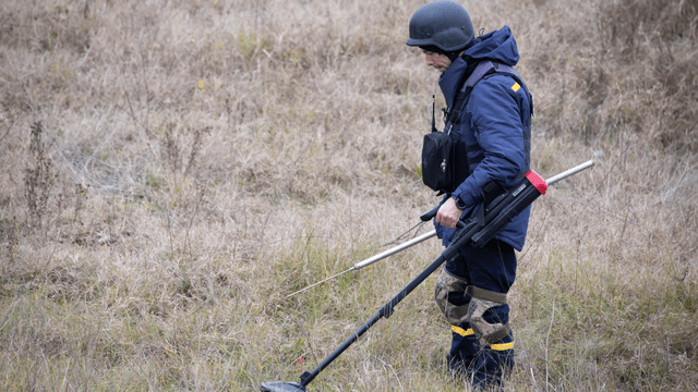 Theo thông tin, sau vài tuần thử nghiệm tấn công và rà phá bom mìn, Ukraine đã huy động lực lượng chính thức tiến hành giai đoạn hai của chiến dịch. Điều đó có nghĩa là chỉ huy quân đội Ukraine "đã tìm thấy một điểm đột phá yếu trong hàng phòng ngự vững chắc của Nga". Giới chức Mỹ tiết lộ, nếu đợt phản công mới được thực hiện thành công, mục tiêu có thể đạt được trong vòng “1 đến 3 tuần”.