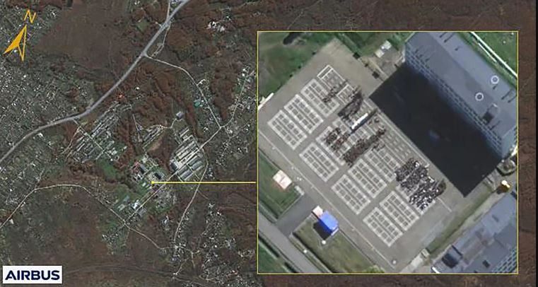 Ngày 24/10, tại cuộc họp báo trong Hội nghị thượng đỉnh BRICS ở Kazan, một phóng viên Mỹ khẳng định, có thể nhìn thấy binh lính Triều Tiên trên ảnh vệ tinh tại mặt trận Kursk và đã hỏi Tổng thống Nga Putin về điều này? Câu trả lời của ông Putin rất có chủ đích: "Hình ảnh là thứ rất nghiêm túc, nếu có hình ảnh thì chúng sẽ phản ánh điều gì đó".