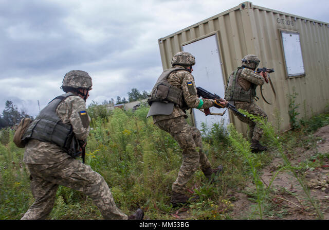 Điều này gây ra một mối đe dọa rất lớn đối với lực lượng dân quân của nước cộng hòa tự xưng Donetsk (DPR), vốn đã phải triển khai một phần về phía nam, để ngăn chặn bước đột phá của Quân đội Ukraine vào khu vực dân cư Telmanovo và biên giới với Nga.