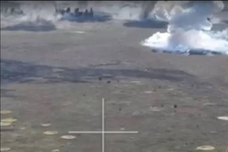 Loại bom FAB-1500 riêng phần thuốc nổ đã là 750kg, khi nổ dưới mặt đất, hố bom có đường kính khoảng 15 mét và ảnh hưởng bán kính nổ hơn 2 km. Mô-đun UMPC được phát triển đặc biệt cho những quả bom này, giúp nó có thể đưa bom FAB-1500 chính xác vào mục tiêu với độ chính xác lên tới 5 mét.