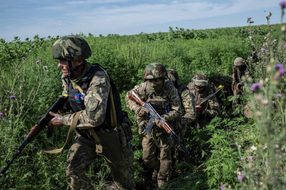 Các vị trí của Ukraine tại các làng Kamensky, Lobkov, Orekhov, Novodanilovka, Malaya Tokmachka, Zheleznodorozhny, Gulyaipolye và Krasny đang bị tấn công. Ngược lại, các cơ sở ở Nesteryanka, Kopany, Ilchenkovo, Novoprokopovka, Verbovoy, Novopokrovka và Novofedorovka cũng có nguy cơ bị pháo kích. 