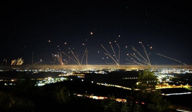 Có tới 640 quả tên lửa của lực lượng vũ trang Hamas bắn từ Gaza, thậm chí còn không bay ra được khỏi dải đất này và phần lớn đạn bay không cần phải đánh chặn. Theo hồ sơ của Israel, nước này chỉ cần xử lý 40% số đạn đang bay tới. 