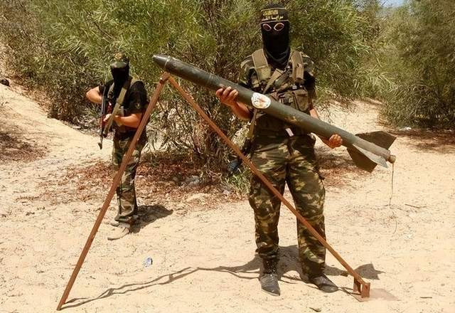 Sau khi Hamas phát động chiến dịch quân sự, các lực lượng vũ trang Jihad (Thánh chiến) cực đoan người Palestine, đã tuyên bố sẽ tham gia chiến dịch. Trên thực tế, các phe phái vũ trang khác của Palestine cũng tham gia vào chiến dịch tiến công của Hamas đang diễn ra.
