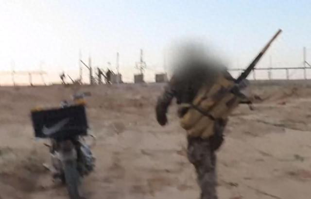 Ngày 7/10/2023, lực lượng vũ trang Hamas bất ngờ bắn một lượng lớn rocket vào khu vực do Israel kiểm soát; ngay sau đó, hình ảnh video quân nhân Hamas xông vào doanh trại quân đội Israel, bắt giữ lính Israel, thu vũ khí trang bị… xuất hiện tràn ngập trên Internet.