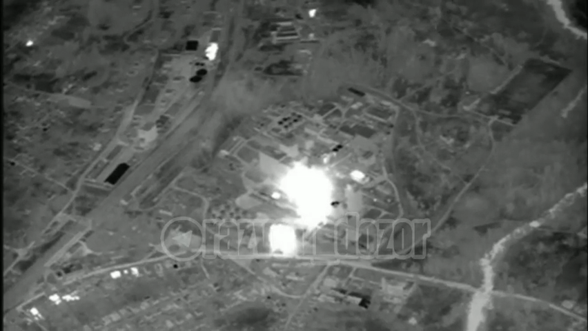 Không quân Nga đã sử dụng bom lượn có điều khiển FAB-250 và FAB-500 và cả FAB-1500 thả liên tục vào khu vực trung tâm của khu công nghiệp Volchansk, đặc biệt là Nhà máy chế tạo thang máy một cách chính xác, làm các tòa nhà kiên cố bị san bằng.