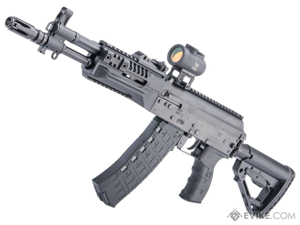 Thứ hai, AK-19 CQB về cơ bản áp dụng thiết kế cải tiến của AK-12M1 và thay thế cần gạt hạn định cách bắn truyền thống, bằng lẫy gạt ở cả hai mặt, có thể sử dụng bằng cả tay trái và tay phải.